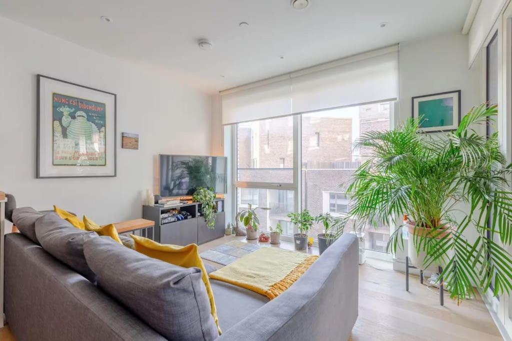 Superb 1 Bedroom Apartment 3Mins From Tube Station Λονδίνο Εξωτερικό φωτογραφία